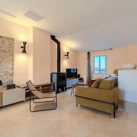 Exceptional Duplex For 5 Or 6 Guests With Sea And Market Views