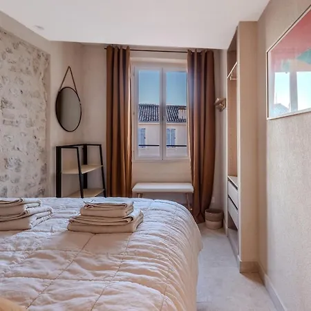 Exceptional Duplex For 5 Or 6 Guests With Sea And Market Views