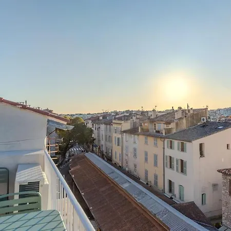 Exceptional Duplex For 5 Or 6 Guests With Sea And Market Views