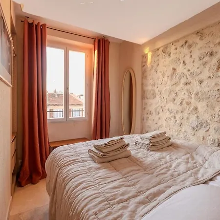 Exceptional Duplex For 5 Or 6 Guests With Sea And Market Views شقة